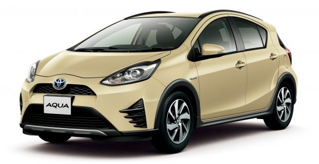 Toyota Aqua hybrid used car from Japan