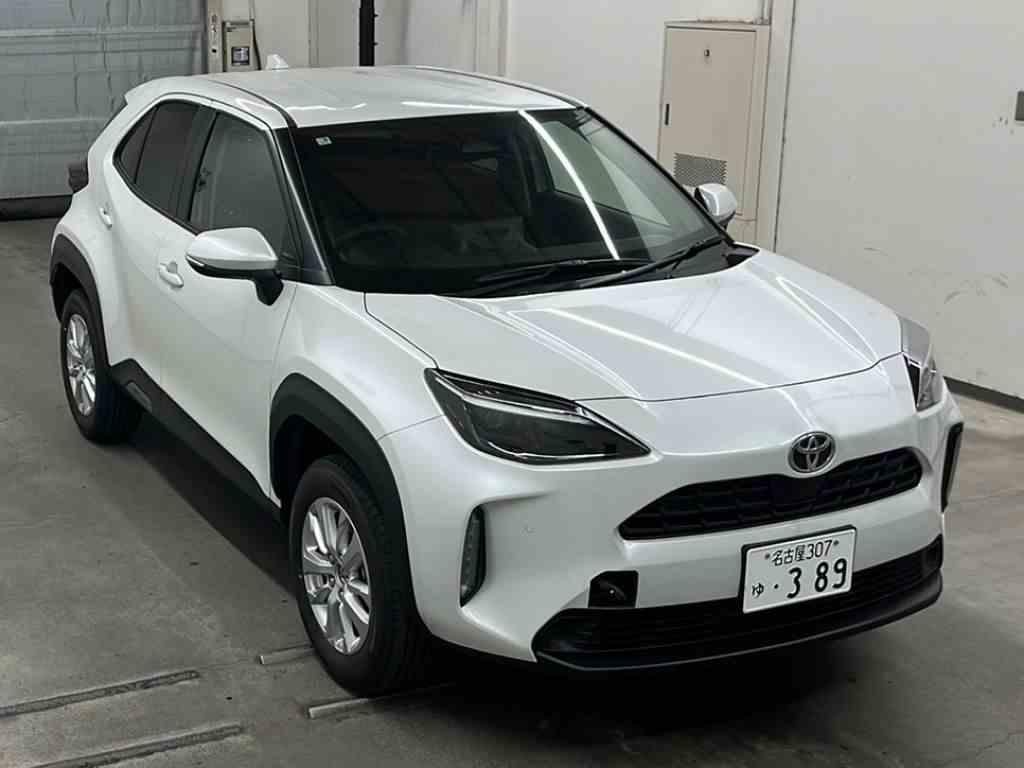 White Toyota Yaris Cross at a Japanese car auction